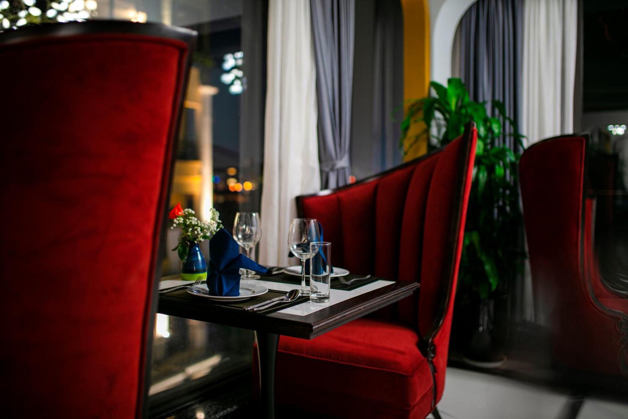 梅德镇老城区酒店 河内 外观 照片 Restaurant interior