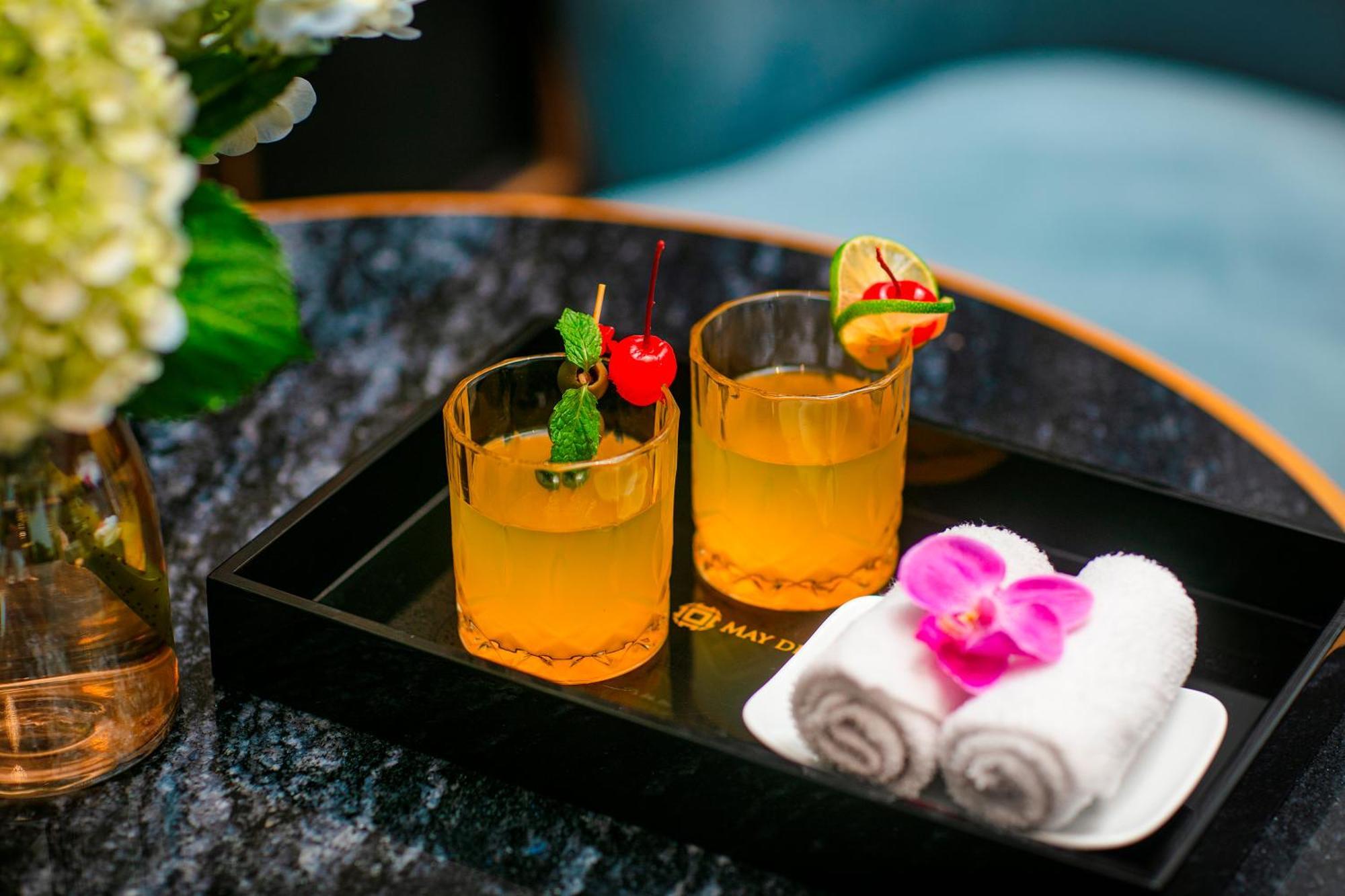 梅德镇老城区酒店 河内 外观 照片 Welcome drink at a hotel