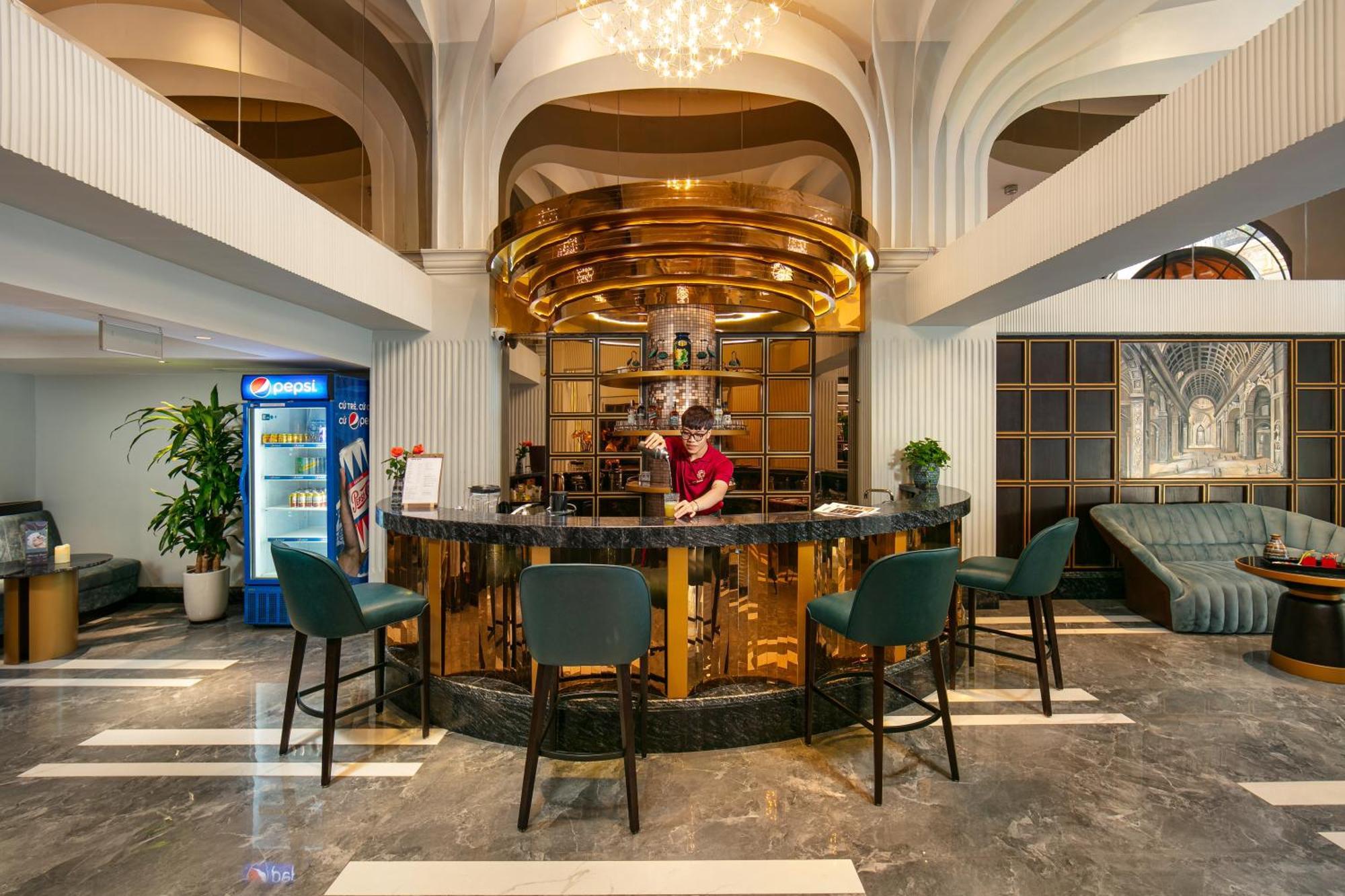 梅德镇老城区酒店 河内 外观 照片 The bar at the hotel