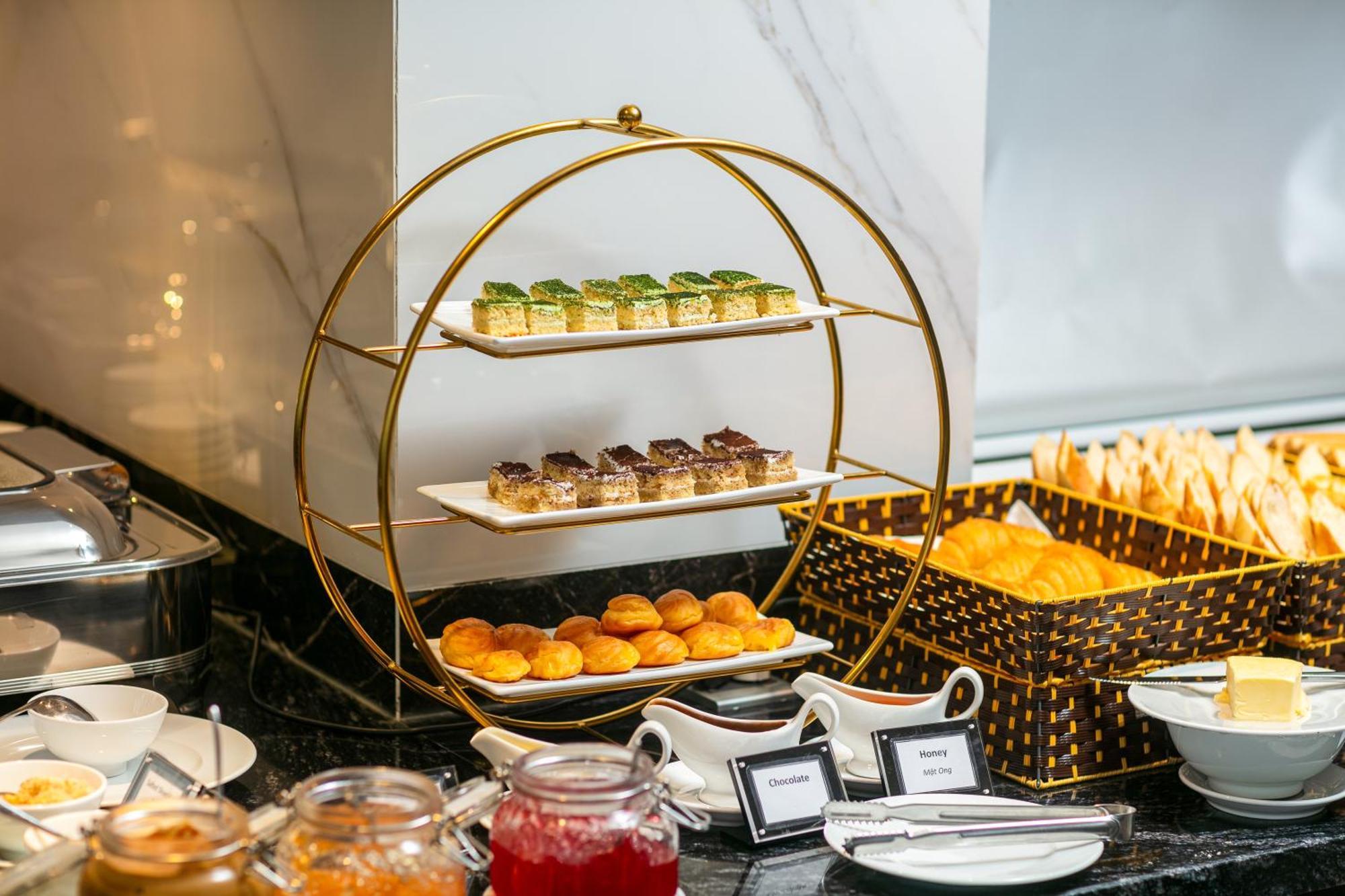 梅德镇老城区酒店 河内 外观 照片 A tiered serving stand